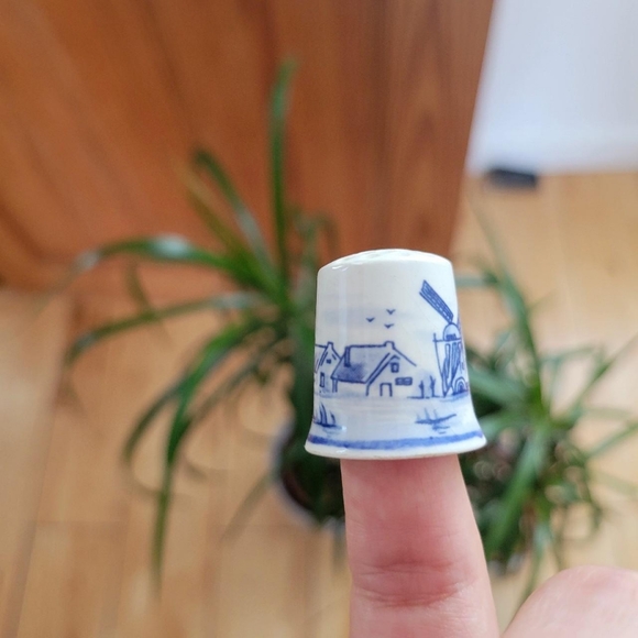 Vintage Farm Scene with Windmill, Farm Houses & Birds Thimble - Picture 13 of 15